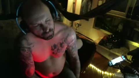 Manuel online show from March 8, 6:05 pm