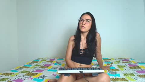 mad_dy_ online show from March 4, 5:03 pm