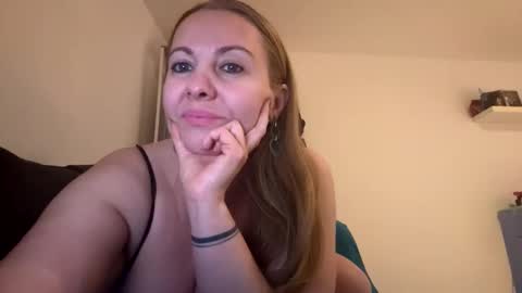 Madaluna online show from February 27, 9:07 pm