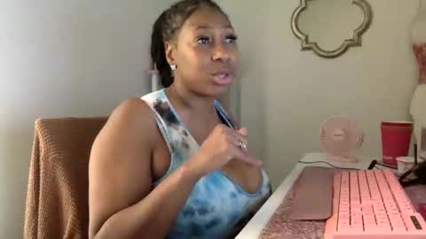 madam_glam online show from May 22, 6:14 pm