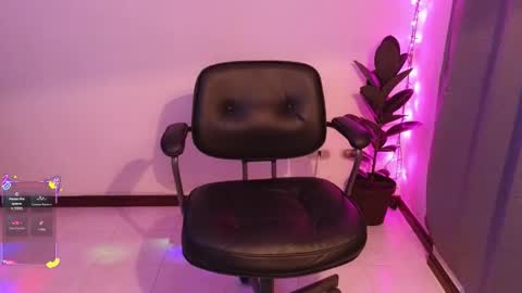 Madame La online show from January 16, 3:37 am