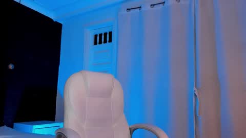  madame lilith  online show from January 19, 11:20 am