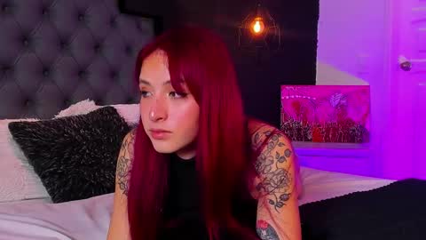 Snapshot of madame_lilith chatting on October 5, 11:18 am madame lilith online show from October 5, 11:18 am