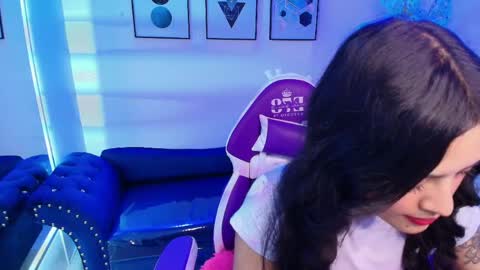 maddie_t18 online show from May 8, 11:49 am