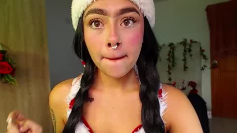 maddiie and clyde online show from November 30, 4:03 pm