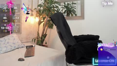 Snapshot of maddy_cooper_ chatting on January 18, 10:49 pm Maddy online show from January 18, 10:49 pm
