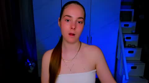 maddy_gate online show from May 3, 1:28 pm
