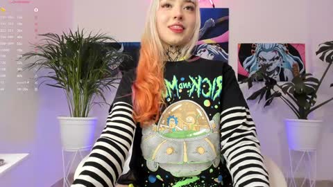 maddy_uwu online show from January 14, 5:40 am