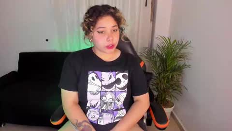 madelaine_taylor online show from January 2, 9:11 am