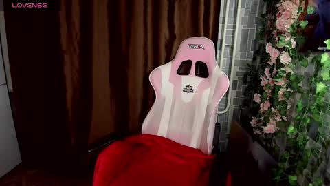 madelaines online show from May 12, 4:38 pm