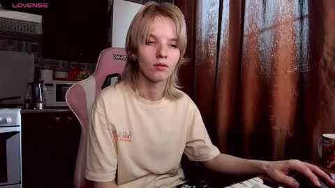 madelaines online show from May 27, 1:57 am