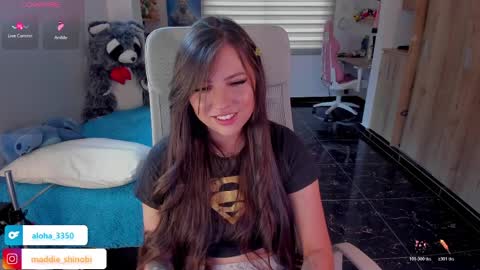 Emily     Only Fans  online show from April 1, 9:23 pm