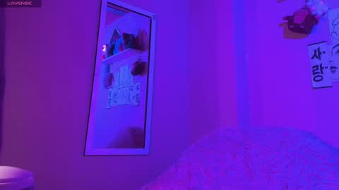 Madeline  online show from February 25, 2:03 am