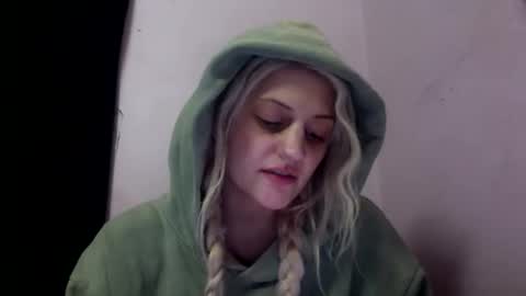 madeline online show from December 3, 4:24 am