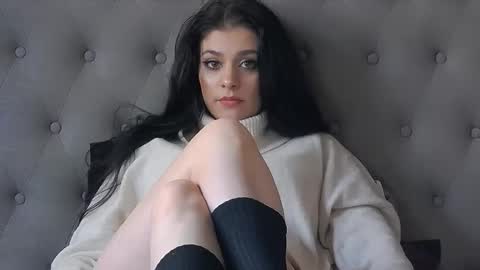 madelynvelure online show from November 27, 8:33 am