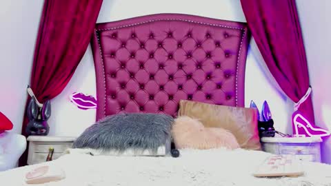 Maddison online show from September 8, 3:00 pm