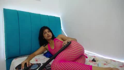 madisson_jones18 online show from May 7, 7:09 pm