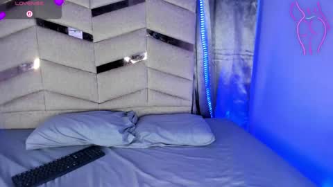 madissonlee__ online show from April 13, 10:03 pm