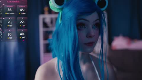 Snapshot of madnessalise chatting on January 26, 2:30 pm Alice online show from January 26, 2:30 pm