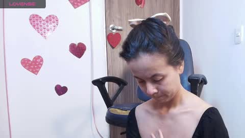 Snapshot of mady_gh chatting on March 2, 10:35 am mady online show from March 2, 10:35 am