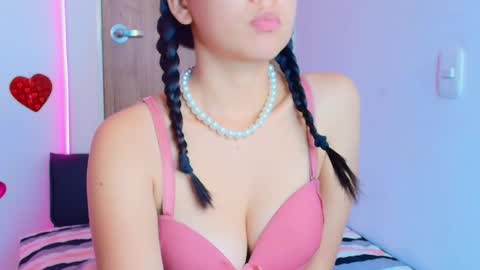Snapshot of mady_gh chatting on October 4, 5:38 am mady online show from October 4, 5:38 am