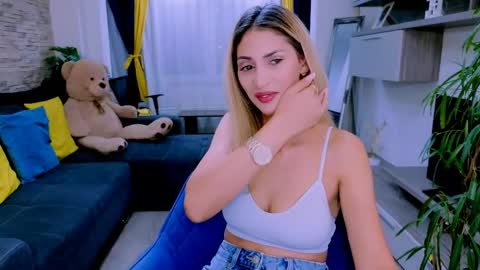 Snapshot of madyeroberts chatting on September 18, 9:08 pm Madye Roberts online show from September 18, 9:08 pm