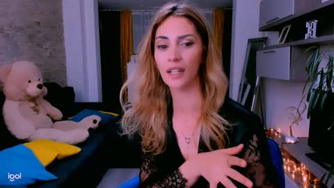 Snapshot of madyeroberts chatting on February 4, 4:15 am Madye Roberts online show from February 4, 4:15 am