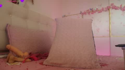 madysson__js_ online show from May 29, 4:49 pm