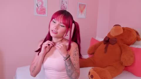 Snapshot of mae_lyra chatting on September 15, 9:38 pm Mae Lyra online show from September 15, 9:38 pm