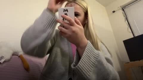 Molly online show from April 23, 3:57 pm