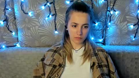Maggie online show from May 16, 1:57 am