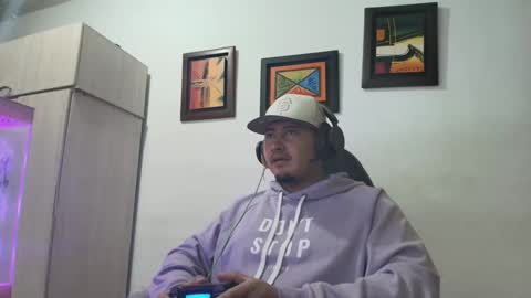 magic_milk23 online show from January 6, 3:21 am