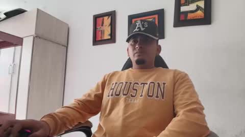 magic_milk23 online show from December 5, 1:42 pm