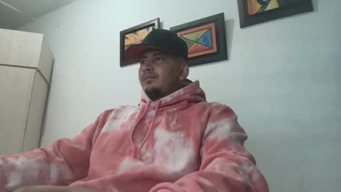 magic_milk23 online show from October 31, 8:59 am