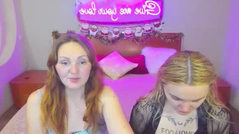 Lili and Bella online show from January 11, 7:09 pm