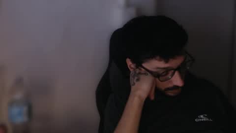 Snapshot of magicjawn chatting on October 8, 3:56 am magicjawn online show from October 8, 3:56 am