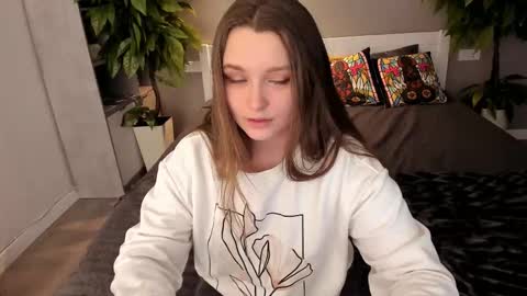 Snapshot of magicpeachhs chatting on October 9, 2:11 pm Emily online show from October 9, 2:11 pm