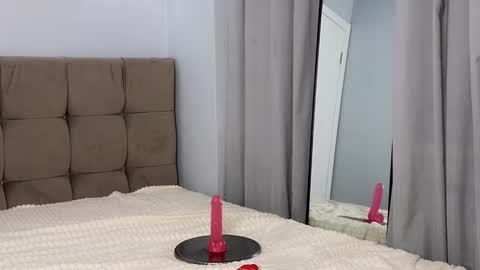 Snapshot of magnificent_angel chatting on February 13, 10:00 pm Sasha online show from February 13, 10:00 pm