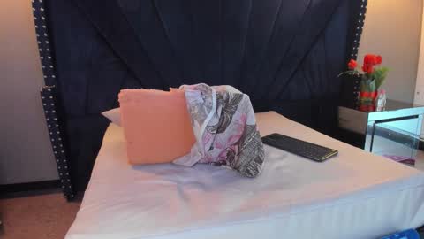 MAHIA online show from February 6, 1:58 pm