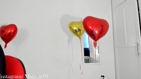 Snapshot of maia_w10 chatting on February 26, 12:49 pm Maia online show from February 26, 12:49 pm