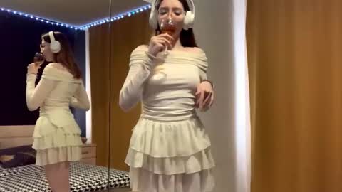 Elina online show from September 20, 9:23 am