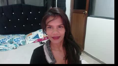 Snapshot of maidy_19 chatting on October 15, 12:03 am maidy_19 online show from October 15, 12:03 am