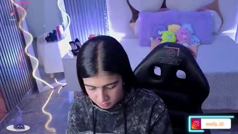 maiily_tay online show from February 11, 12:09 pm