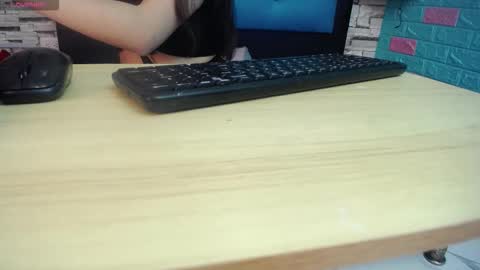  MAILY CAN  online show from September 17, 1:14 pm