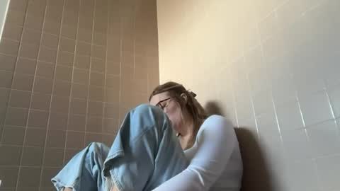 maisystellaxx online show from May 21, 8:15 pm