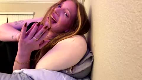 maisywilder online show from December 3, 4:35 am