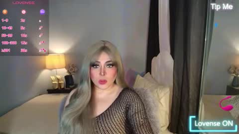 Snapshot of majestydannaxx chatting on November 2, 4:56 am majestydannaxx online show from November 2, 4:56 am