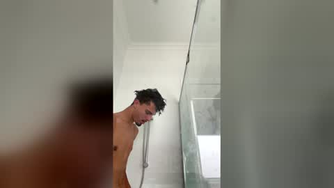 malakiloves online show from April 27, 3:48 am