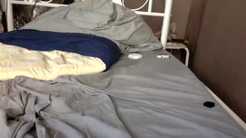 malefrench1 online show from February 21, 6:49 am