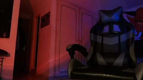 malek_xarx online show from April 4, 3:35 am